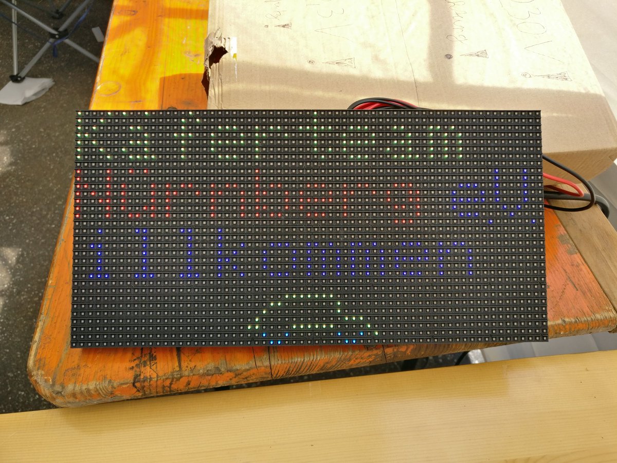 BolverBlitz's tweet image. Mein #RGBMatrix Panel

Käferteam
Nürnberg E.V.
Willkommen (Als Regenbogen)
Und ein kleiner fahrender Käfer ;)