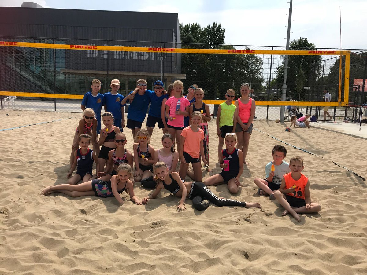 Afgelopen zaterdagochtend waren de Beachvelden bij Sliedrecht Sport druk bezet met 11 teams die samen het KBSS toernooi hebben gespeeld. Meer op Sliedrecht24