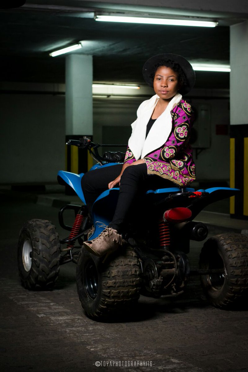 MzuzuFashionWk's tweet image. #StyleSunday Winter wardrobe inspiration comes from #Nakisai

#printjacket #jackets #coats #style #fashion #malawifashion #africanprint #afrofashion

Photo Cred @Benjammy91