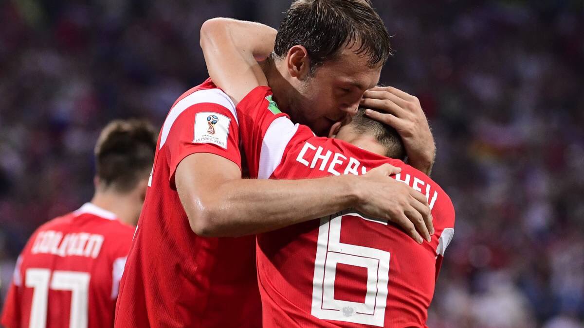 Cheryshev's tweet photo. «Всегда радуйтесь, непрестанно молитесь, за все благодарите» (1 Фес. 5: 16–18). https://t.co/HM9bUh98w8
