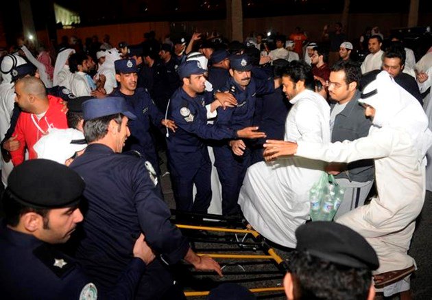 Kuwait sentences lawmakers to prison over 2011 protest  ottawamatters.com/world-news/kuw… https://t.co/pJxcLsdsZM