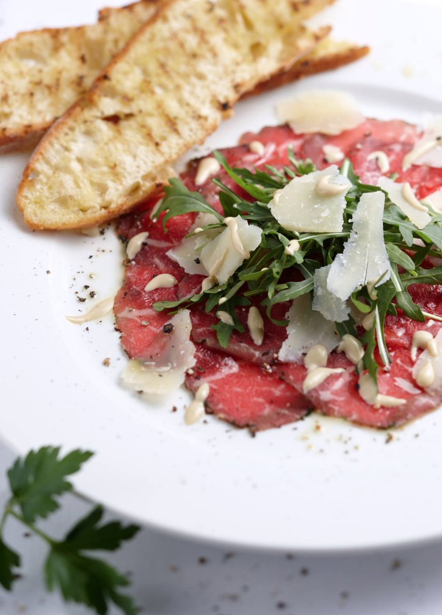 JC_Restaurants's tweet photo. Our Beef Carpaccio is perfect for a quick snack while shopping in Brown Thomas! It comes with thinly sliced fillet of beef, arugula salad, shaved parmesan, truffle aioli and a side of toast. 

#appetizer #lightandbright #brownthomas #beef #yummy #food #foodlover #carpaccio https://t.co/RSyh2kBSps