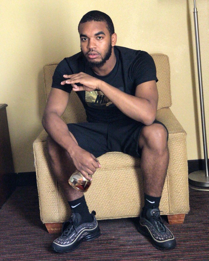 Vinosmooth's tweet photo. My mood is changing this summer ima be tweaking 🤷🏽‍♂️ https://t.co/kq7TKXyxXp