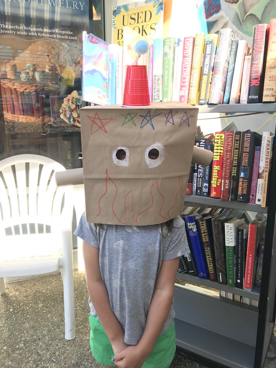 gotagoodbook's tweet photo. Storytime at our favorite bookstore #browseaboutbooks #robosauce transforms into #robobook. @Rubingo is extra clever with this book. https://t.co/bQiLMQiylc