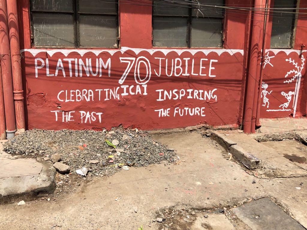 ca_santwana's tweet photo. #PlatinumJubileeCelebration #ICAIBhopal #CSR-Activity #KilkariKunjOrphanage #GiftsDistribution #SpendingTime #swachchbharatabhiyan #CleaningTheSurroundings https://t.co/eYXTpJGMxo