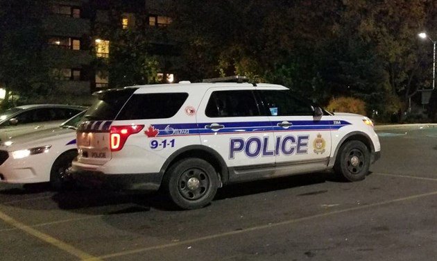 Man charged with attempted murder following altercation with handgun. #ottnews  ottawamatters.com/local-news/man… https://t.co/IuRPL3BVYm
