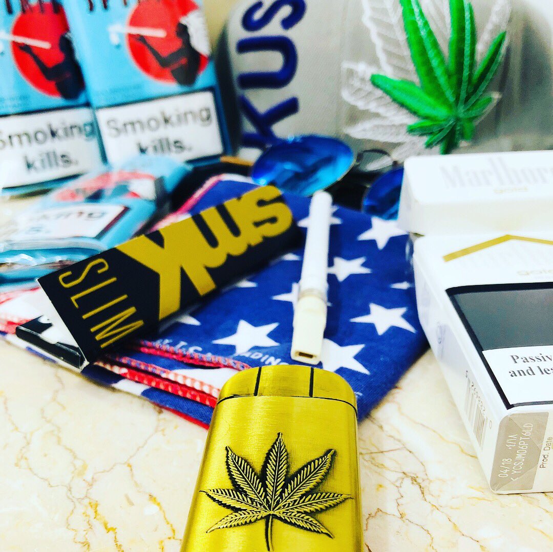 sithila425's tweet photo. #dontsmokecigarettes 🚭#smokeweeddaily420 #weed🍁 #americansprit #neutrals #weedlighter #malborogold #kushweed #smokeeveryday #kitkat #snickers #chocolatewithweed #rebornsunglasses #smkpapers #sundayfunday #shotoniphone8plus #weedcap #reggemusic #jointsmoker #420🔥 🚭🔞⏱🚬🚥🙃🤤 https://t.co/nIaEetsepZ