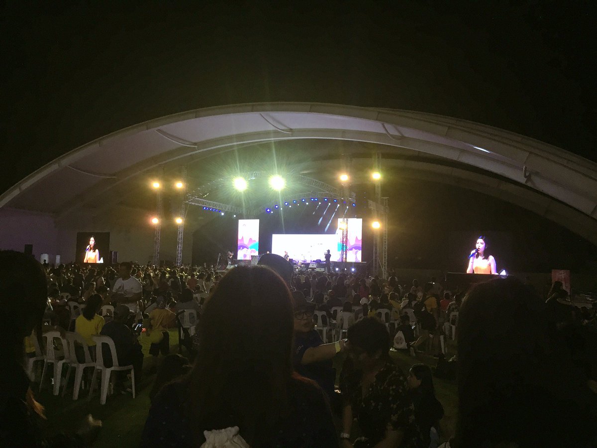 ATM! <a href="/mainedcm/">Maine Mendoza</a> 💛

#MainelandiaFair2018 ✨🍭