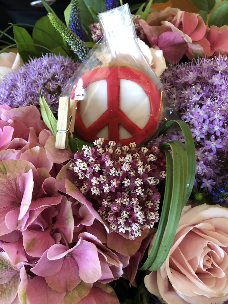 We are on the peace and love road again heading for Italy peace and love see you at the show. 😎✌️🌟💖🎵🎶🎵💕☮️