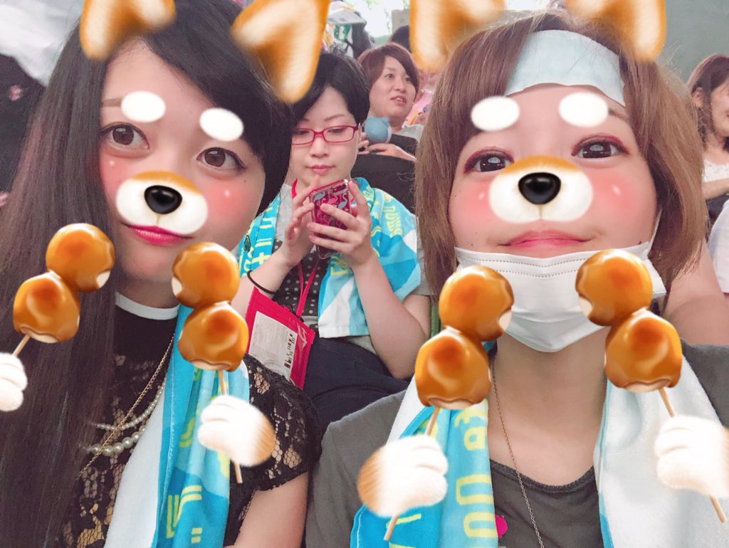 mapon_bl's tweet photo. アイナナライブ2日間参戦ありがとう！
楽しい時間はあっとゆー間に過ぎていくなあ。。。でも！2ndライブがあることを信じて！ポジティブに余韻に浸ろうかな！！😍😍😍😍
一緒してくれて仲良くなった
かなめんandやよい！ありがとね！
いいMemoriesナナライだ！これからも増やしていこー！！！😆😆😘 https://t.co/wGQGTorXgj