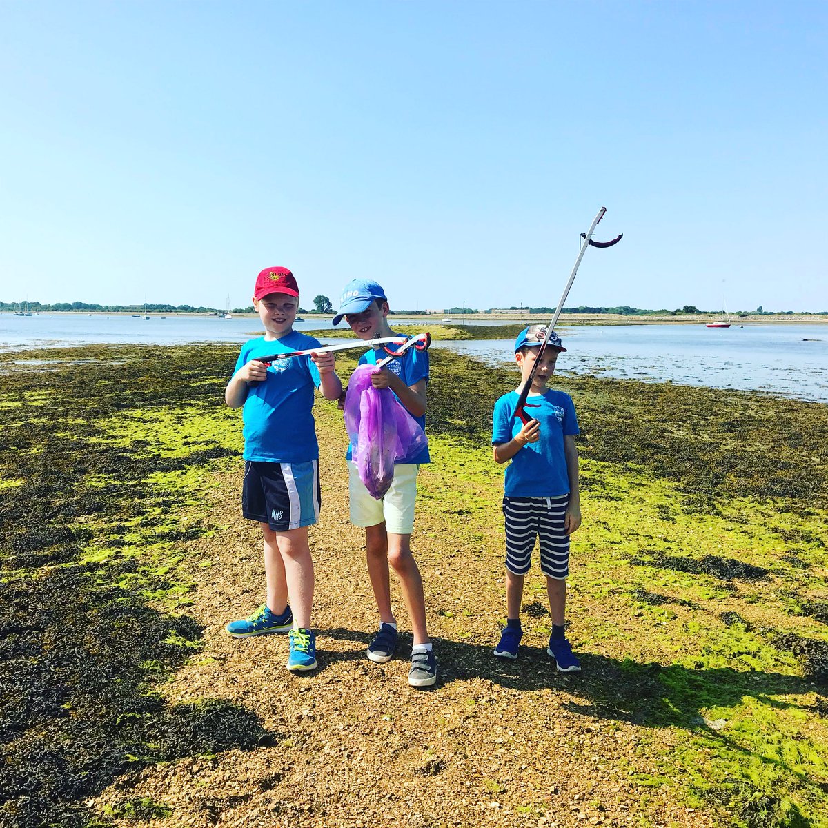 FinalStrawCIO's tweet photo. Scorcher! Around 20 wonderful volunteers braved the heat at #Prinsted this morning, thanks guys! Still a surprising amount of litter collected even though the beach looked clean. Great to be joined by a team from @Helistrat 💪🏼 #BeachCleanUp #PlasticFreeJuly #PlasticsAction https://t.co/BZ0PGo4UnF