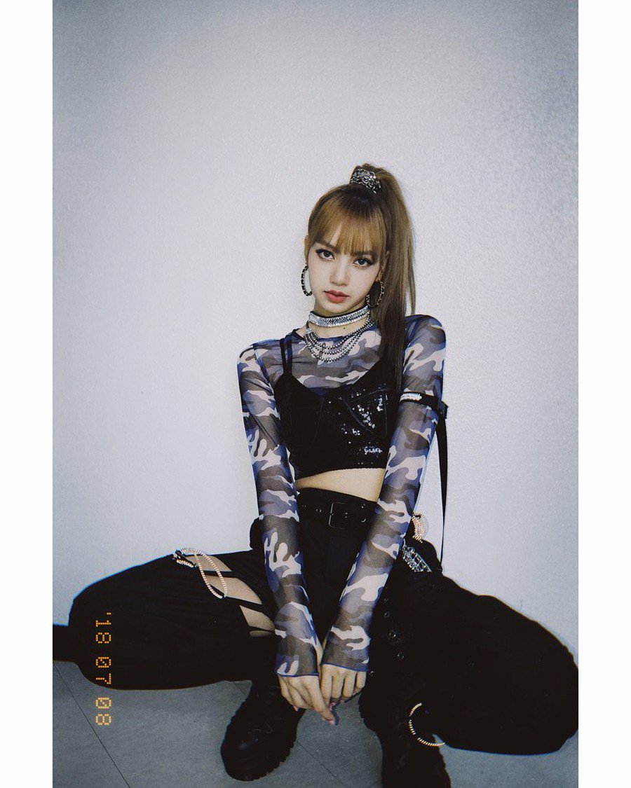 g公式】BLACKPINK Lisa、本日の衣装。追加分。 ○HIT YOU WITH THAT