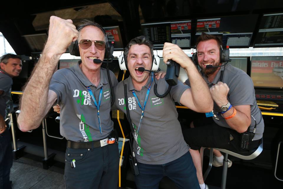 #FL20 #PorscheMobil1Supercup - VAINQUEUR à <a href="/SilverstoneUK/">Silverstone</a>
merci à <a href="/ProGTbyALMERAS/">MARTINET BY ALMERAS</a> Alex l'ingénieur, Philippe Alméras et à l'ensemble de l'équipe <a href="/pierremartinet/">Pierre Martinet</a>