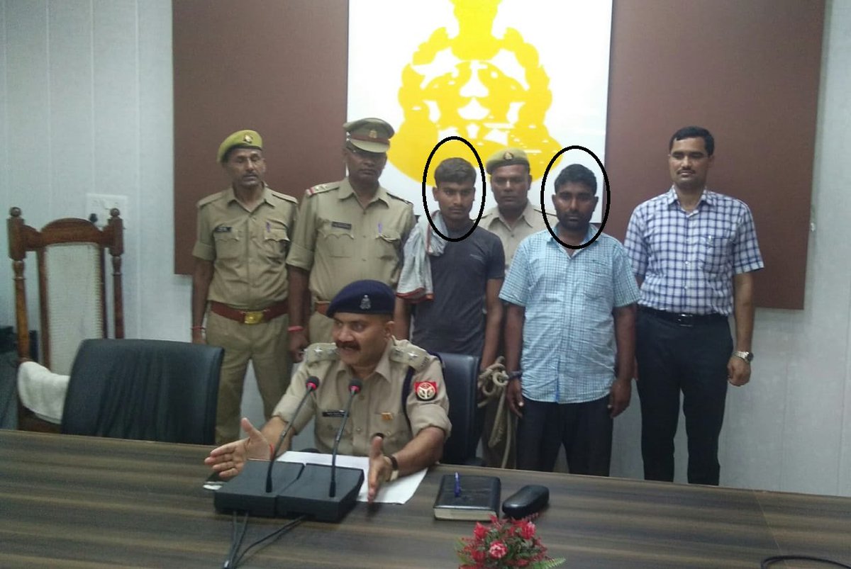 mathurapolice's tweet photo. वरिष्ठ पुलिस अधीक्षक मथुरा #bablukumar के निर्देशन में स्वाट टीम / थाना मगोर्रा #mathurapolice द्वारा अवैध रूप से काला तेल का धन्धा करने वाले दो अपराधियों 1. राजू पुत्र मंगल सिंह 2.देवेन्द्र पुत्र पप्पू सिंह को गिरफ्तार कर जेल भेजा।
@Uppolice 
@dgpup 
@adgzoneagra 
@igrangeagra https://t.co/QFAqOocM3h