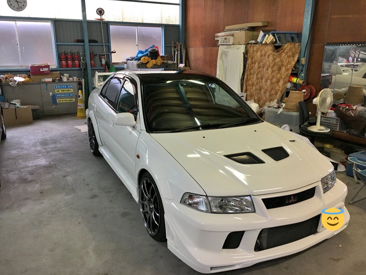 _EVO_J_'s tweet photo. ルーフが黒くなりました🤔
ありなのか無しなのか分からないけど、とりあえずこのまま行きます笑 https://t.co/eZWMwG1q05