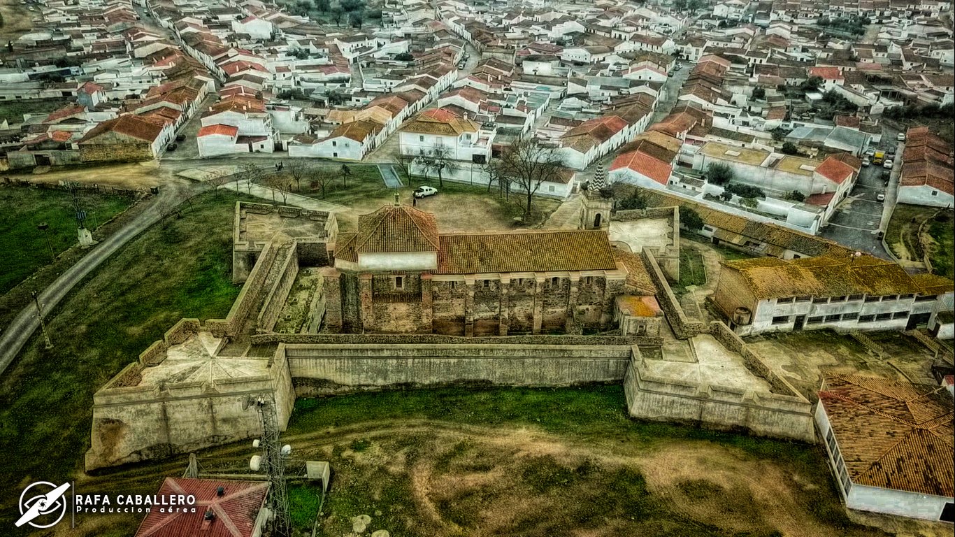 Rafa Caballero🖤🇪🇦 on Twitter: "#aVistadeDron Iglesia Castillo ...
