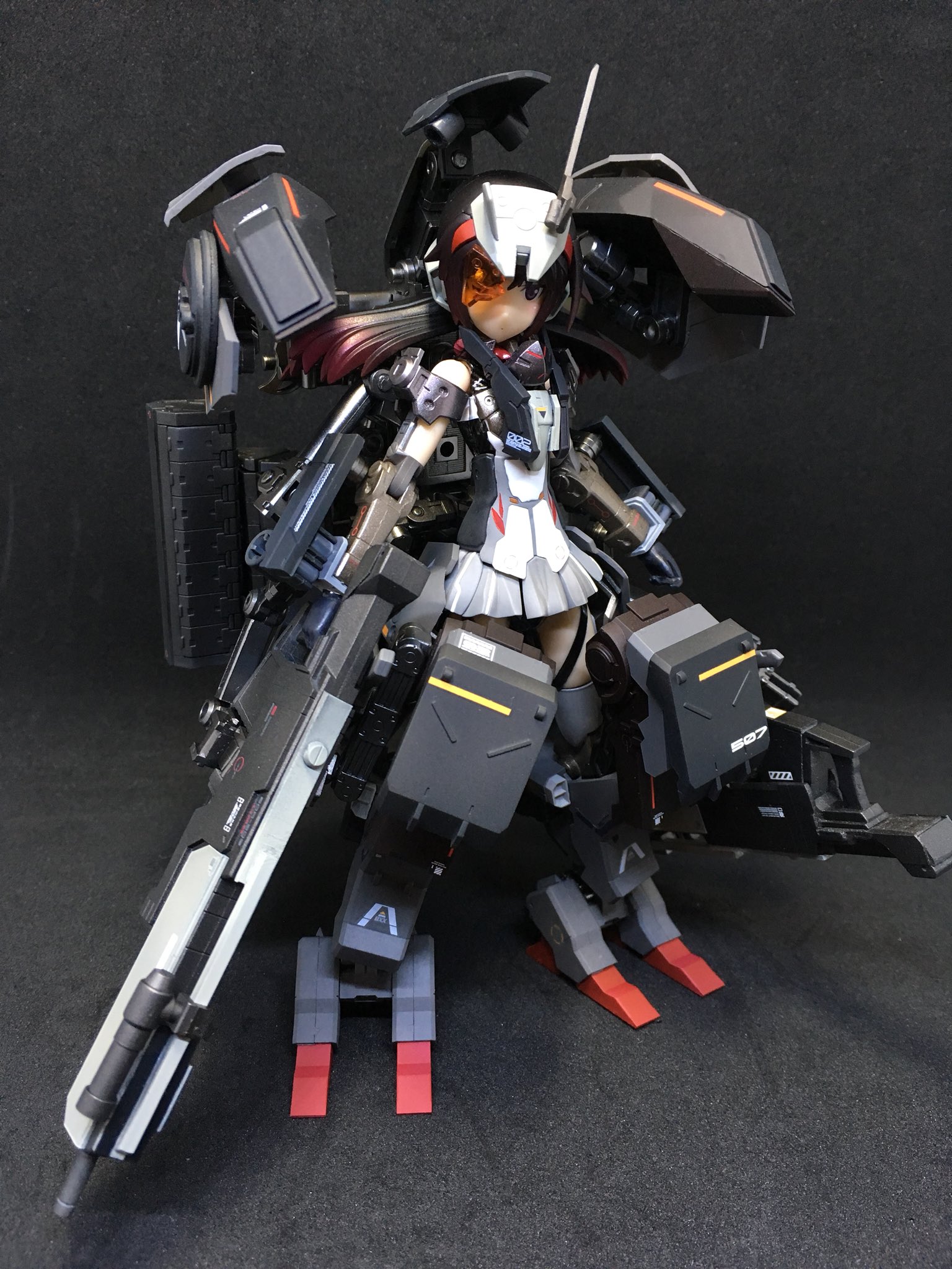 Woodmoon555 遂に完成 命名 プロウスライン アーキテクト素体に輝鎚ベースの脚とレーダーユニットを装備させた遠距離支援型 基本的に部隊の索敵 後方支援などのマークスマン的なポジション 2丁の大型ライフルによる早撃ち精密射撃が得意な設定 Fa