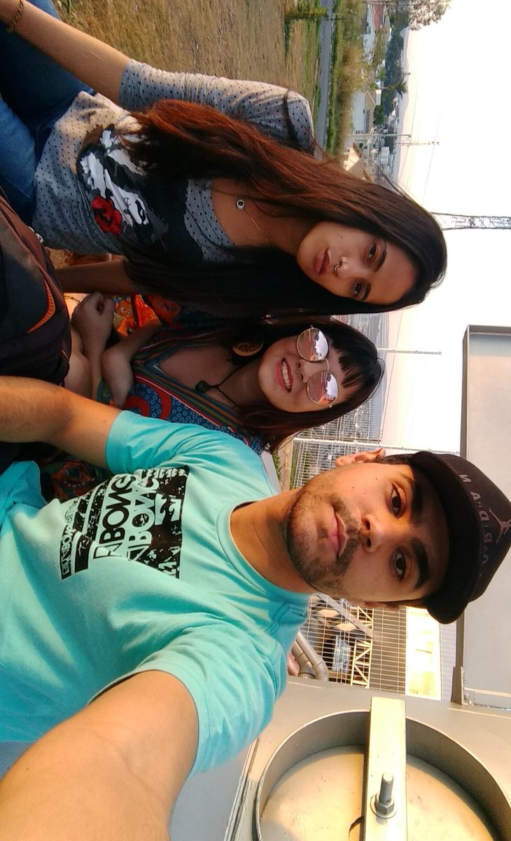 Luisotavioxv's tweet photo. Mais que amigos,friends. https://t.co/NlSbUvV6QE