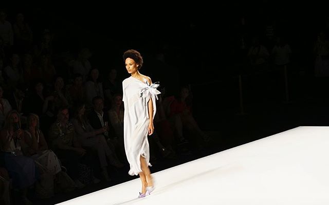 @afroditadorado for @ulisesmerida #fashionshow at @mbfwmadrid #ulisesmerida #fashion #fashionshow #mbfwmadrid #madrid #spain #moda #mode #fashionweek #incover #incovermagazine bit.ly/2u1F5SS