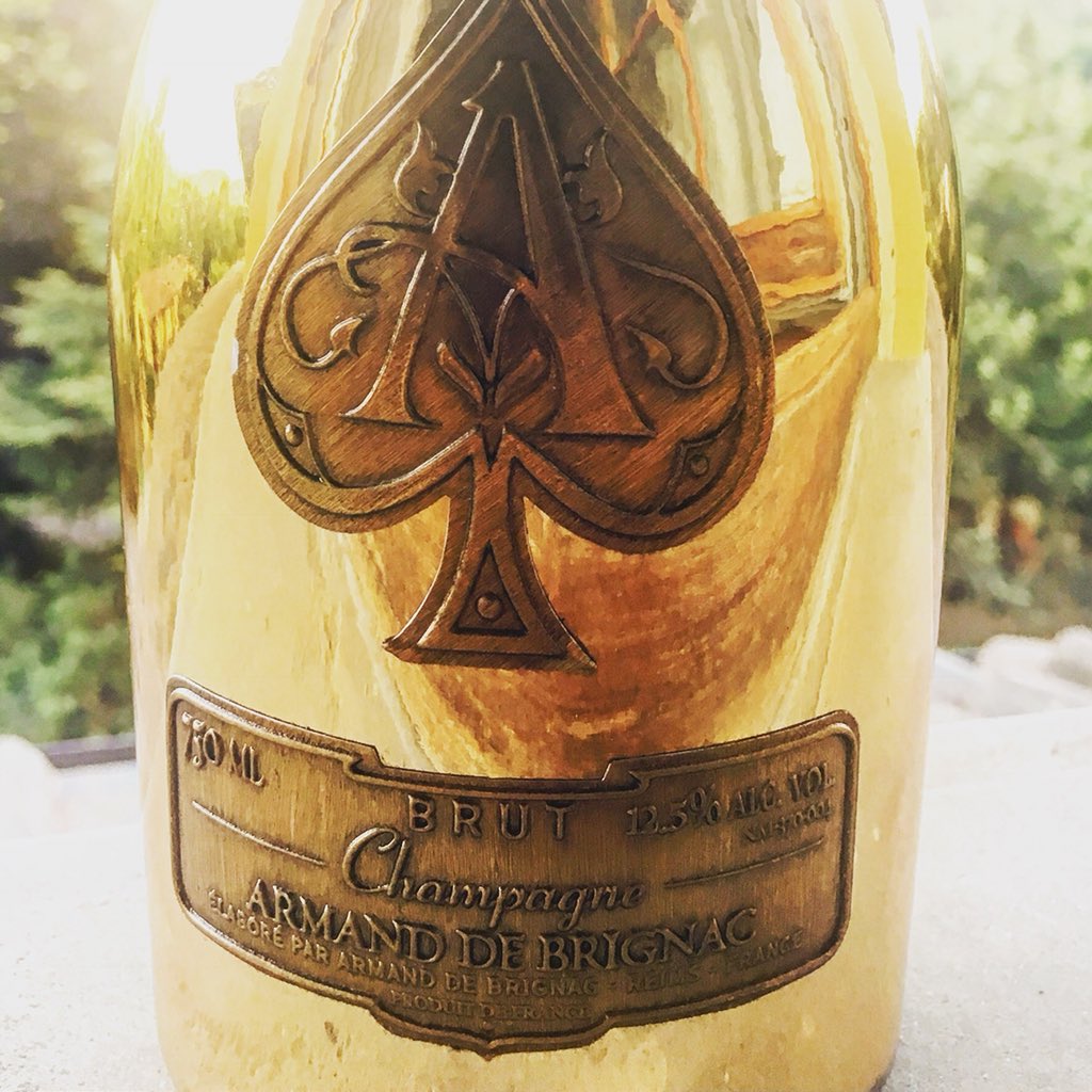 BreakHouse2004's tweet photo. Armand de Brignac https://t.co/kYqXCf6kX9