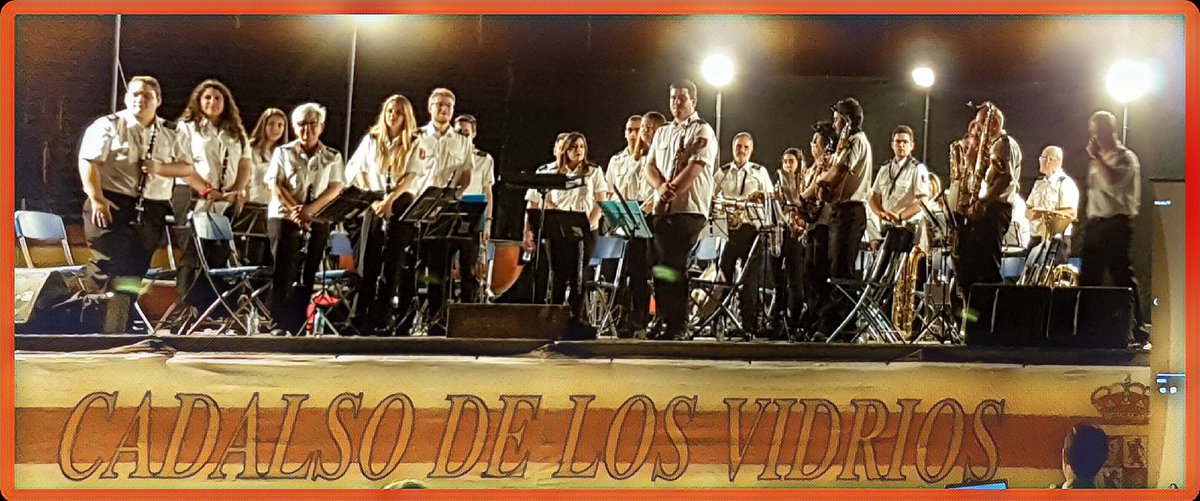 Cadalso_Opina's tweet photo. El pasado viernes, disfrutamos de un nuevo CONCIERTO DE VERANO con la actuación de la BANDA DE MÚSICA DE SOTILLO DE LA ADRADA, donde gracias a sus interpretaciones dirigidas por Miguel Ángel "Mini", nos llevaron a sitios lejanos a través de su música. ¡¡ENHORABUENA!! https://t.co/43g92MnoAD