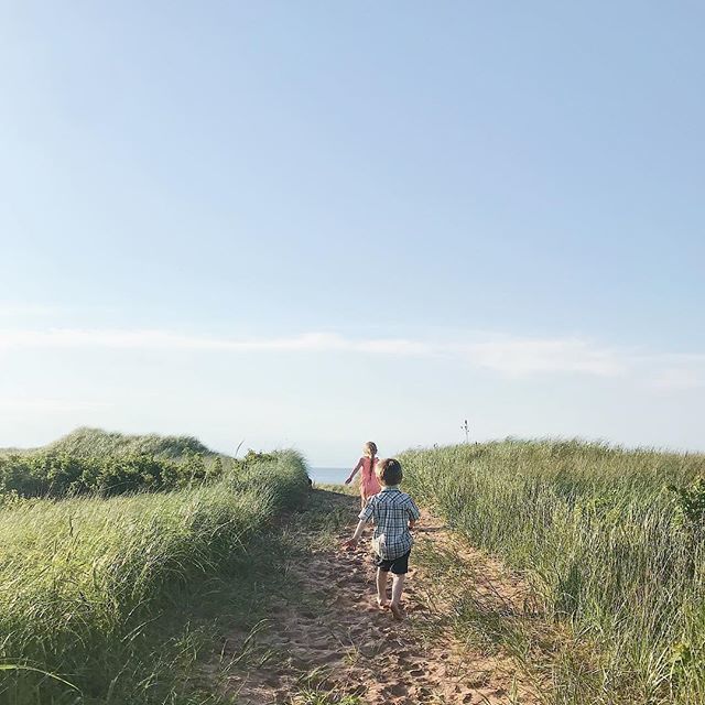 If your plans today only include making a break for the beach, we don’t blame you one little bit 🌊

Photo by @the_blair_house