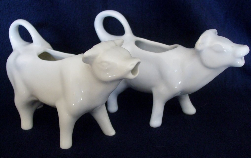 VoltInuOfflclal's tweet photo. Start Your Herd Now With 2 Similar Vintage White Porcelain Cow Creamer Pitchers #CowCreamer #vintage #folowvintage #giftideas #decor #vintagedecor #tableware #etsy #ebay #porcelain #interiors #catsoftwitter #cute #giftideas #gifts #vintagegifts #etsyforall https://t.co/E9nMO1G8v5 https://t.co/slNH6DsdXx