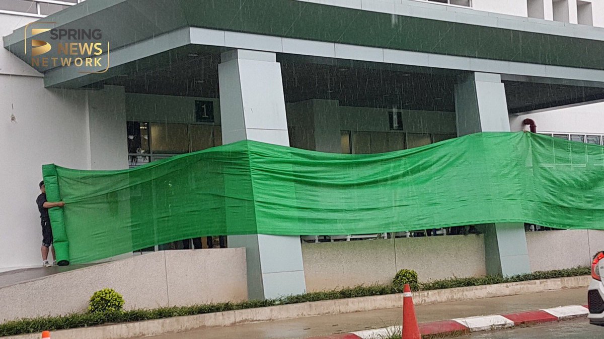 porknsw's tweet photo. ปิดสื่อจนเหมือนจะปิดปรับปรุงโรงบาลอ่ะ5555555555555 #พาทีมหมูป่ากลับบ้าน https://t.co/UMZjIVsUFP