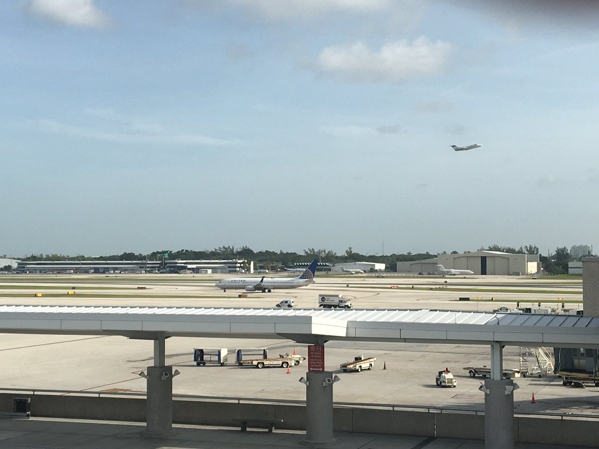 Lilia_Ciciolla's tweet photo. #FortLauderdale @BankofAmerica #BofAStudentLeaders are off to #WashingtonDC for the @BankofAmerica Student Leaders Summit! They can’t wait to meet fellow #BofAStudentLeaders from across the country #ServeInspireChange https://t.co/QtaFWIXVy6