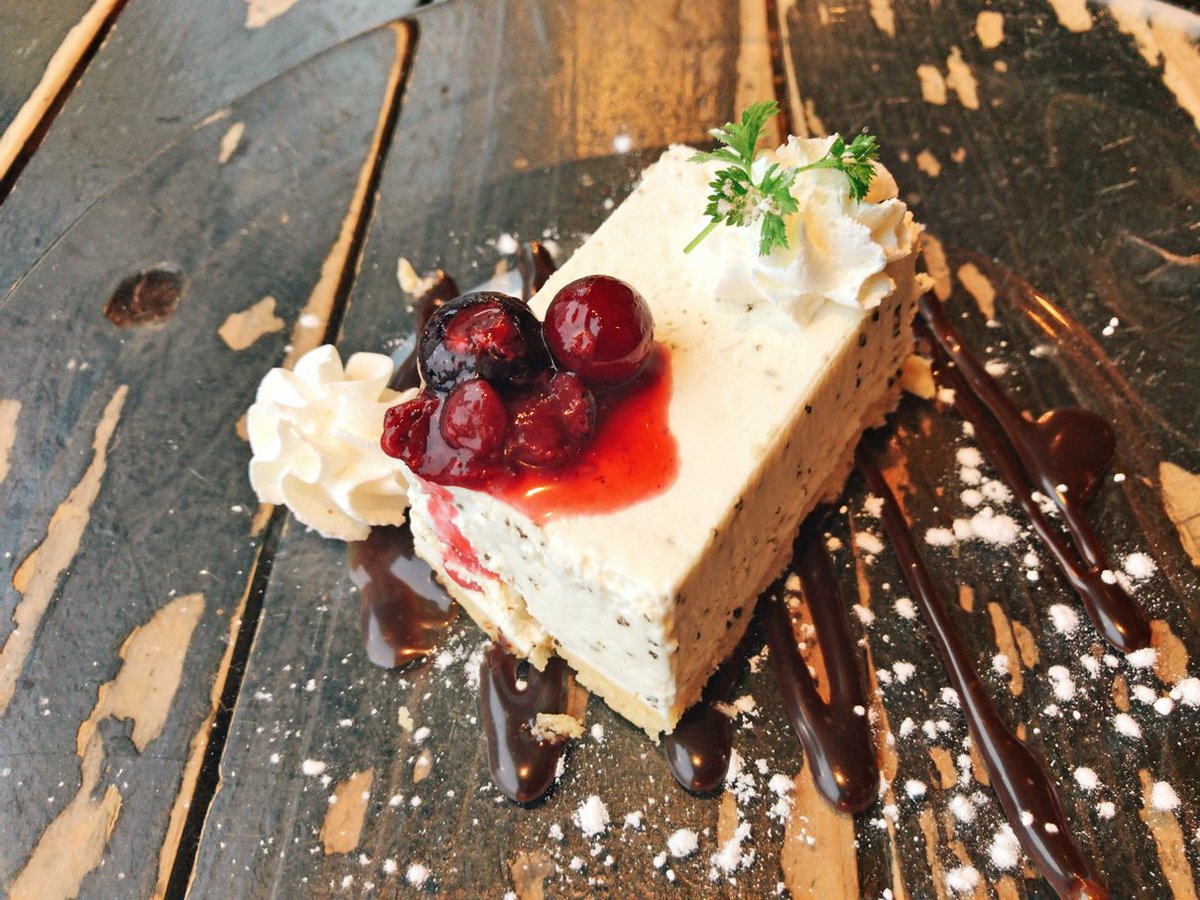 Twitter पर 唯一無二の絶品グルメ むにぐるめ Tubo Cafe 東京 八王子 濃厚な味わいが楽しめる アールグレイのクリーム チーズケーキ を楽しめるお店 美しく彩られたプレートは まるでアートの世界 ほんのり香るアールグレイの風味がたまりません