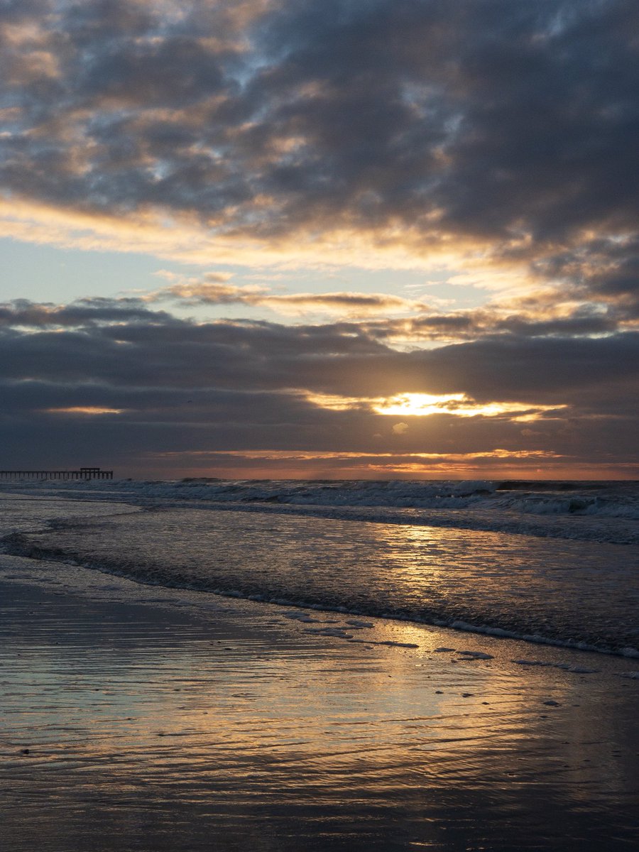 BenCoyPhoto's tweet photo. I’ll take a 70 deg. morning in July! #MyrtleBeach #sunrise @EdPiotrowski #scwx #oceansunrise #myrtlebeachstatepark https://t.co/z2h1tRXDvO