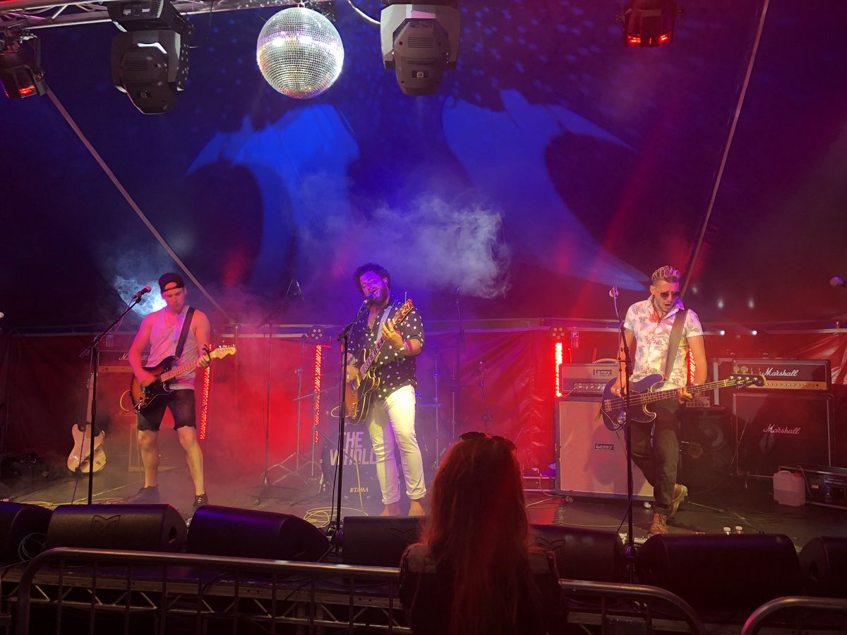 <a href="/intothewildfes1/">IntoTheWild Festival</a> Friday night, saw these boys play a blinder of a set. <a href="/TheWholls/">THE WHOLLS</a> also hung out. Lovely fellas. #uk #NewMusicAlert #Festivals #footballiscominghome #weekendlife