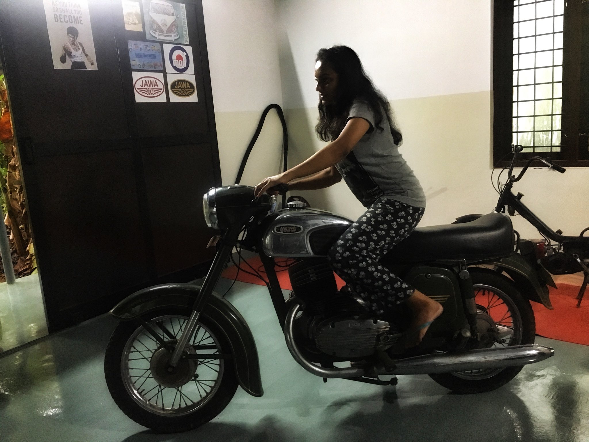 Jawa bike old store model olx