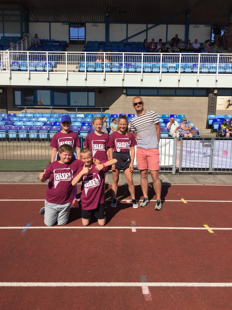 mattstarbuck's tweet photo. This is why I became a teacher 13 years ago! So proud of these @stgilesacad pupils representing Lincoln and Gainsborough at the @YourSchoolGames having only ever played Hockey once before. #teamstgiles https://t.co/PLhClnSo4v