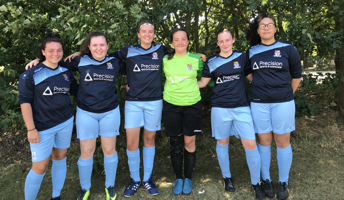 Shout out to our Female Scholars at the Kempston Football Tournament today! Live score updates to follow...
#itscominghome #thisgirlcan <a href="/StNeotsTownFC/">St Neots Town F.C. Official</a> <a href="/HuntsFA/">Huntingdonshire FA</a> <a href="/SNTFCScholar/">Scholarship @StNeotsTownFC</a> @StNeotsSFC