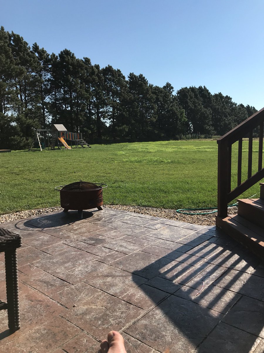 KayserKyle's tweet photo. Beautiful SD morning. Smell of coffee and fresh cut alfalfa. #dontgetmuchbetter #sdag https://t.co/6G1OKN3pjt
