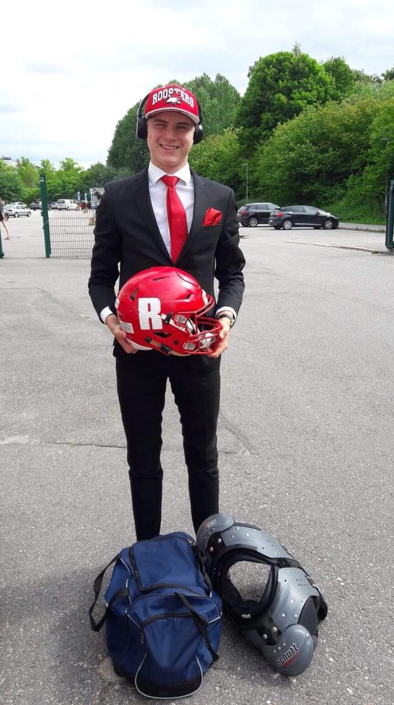 Roosters1979's tweet photo. Good luck for the finals Santtu and rest of the Helsinki Roosters U19-team #jefu #jenkkifutis #americanfootball #cheerforyourteam #keepthattrophy #protectthatboy @SAJLfootball https://t.co/gyIoqBOZLB