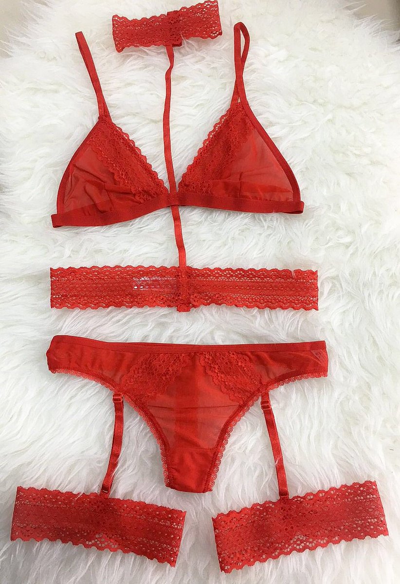 📢 Çekiliş zamanı 📢 
Bu tweeti RT’leyen ve bizi takip eden
1. talihliye ilk görseldeki ürünün istediği rengini,
2. talihliye ikinci görseldeki ürünün istediği rengini, 
3. talihliye de jartiyer takımının istediği rengini hediye ediyoruz. 
Son gün; 16 Temmuz Pazartesi.