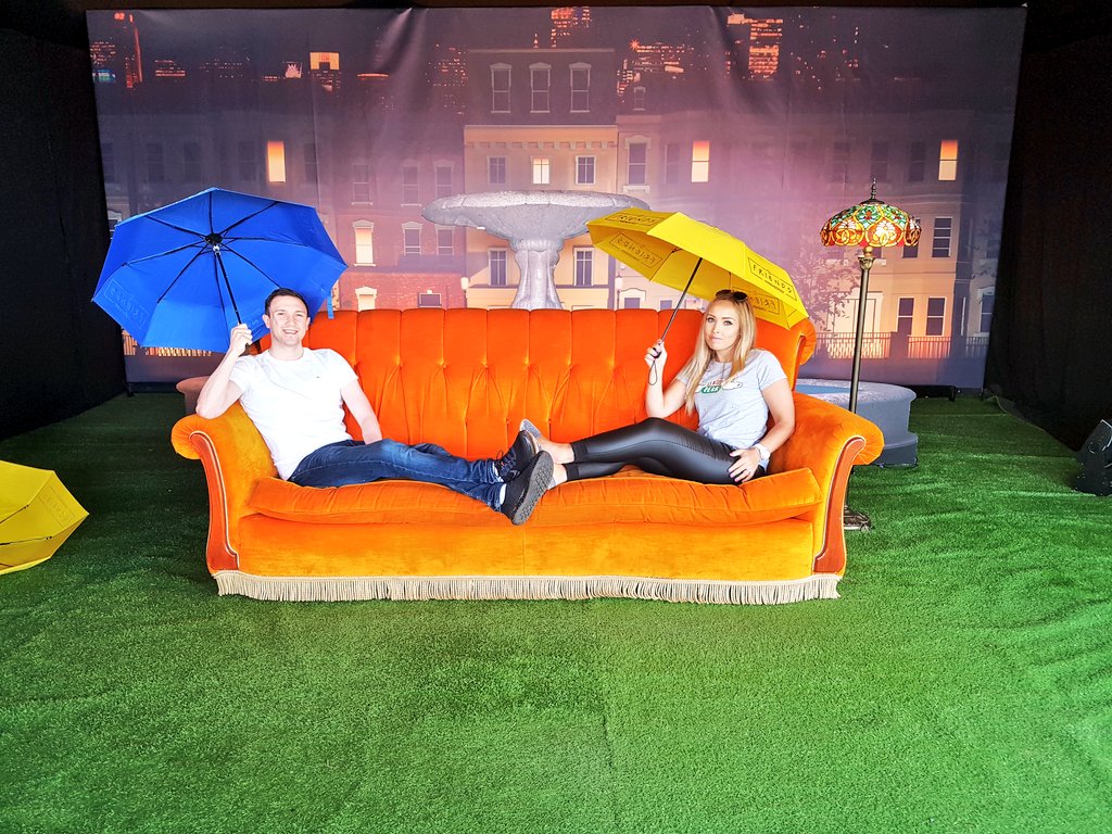 barbieghirl's tweet photo. #Friendsfest https://t.co/7LLrKjtJ3H