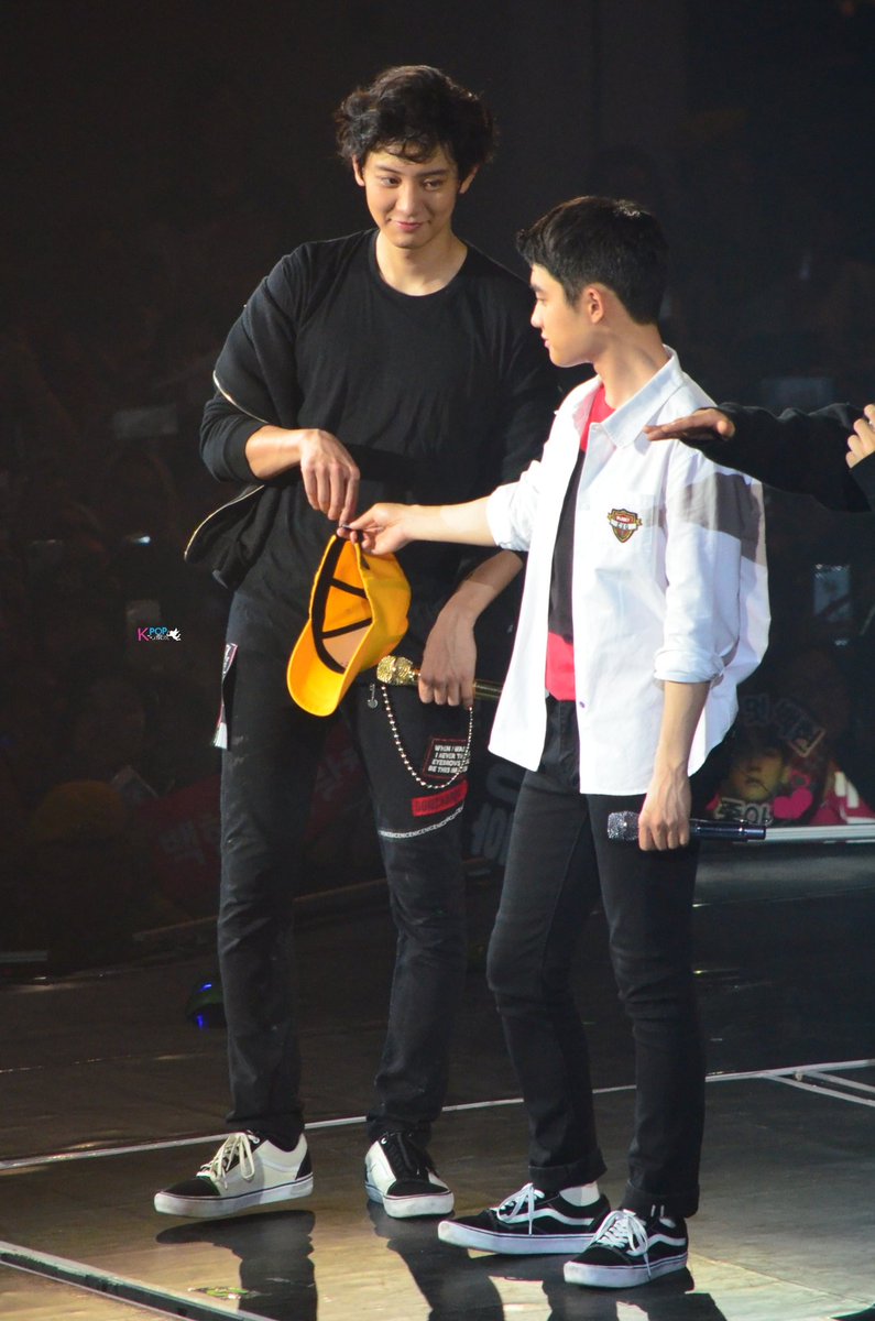 bestofchansoo's tweet photo. Kyungsoo did not wear my cap
but i still like him https://t.co/5qeKOiFAl2