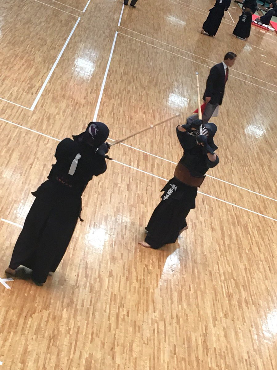 一橋大学剣道部 本日行われました全日本学生剣道選手権大会では 佐子選手が4回戦まで進出致しました 明日より剣道部は夏オフに入ります