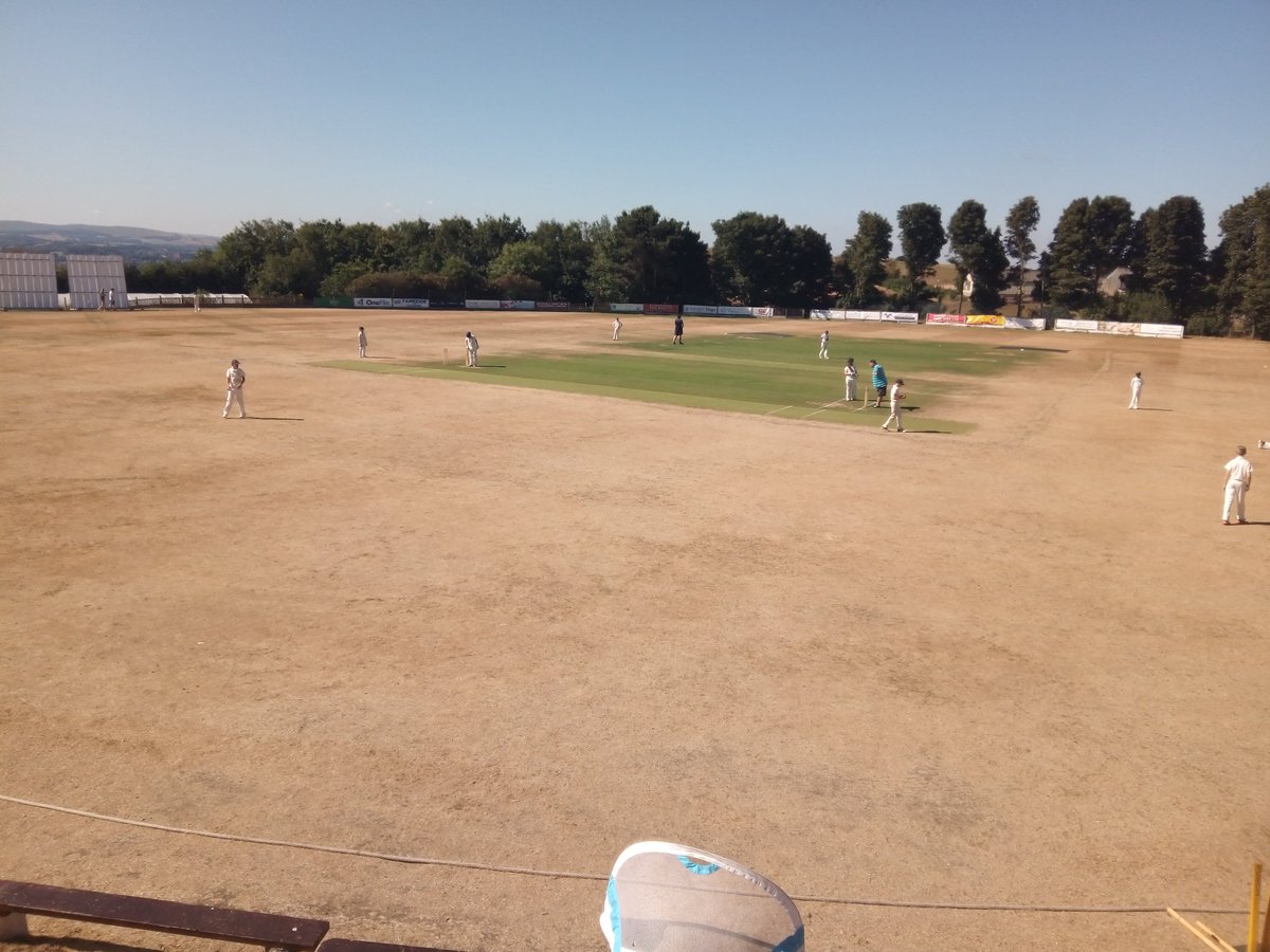 Couldn't believe how dry the pitch was <a href="/HydeCC_SC/">Hyde CSC🏏</a> for the <a href="/MaccCricketAcad/">Macc Cricket Academy</a> U13 match this morning!