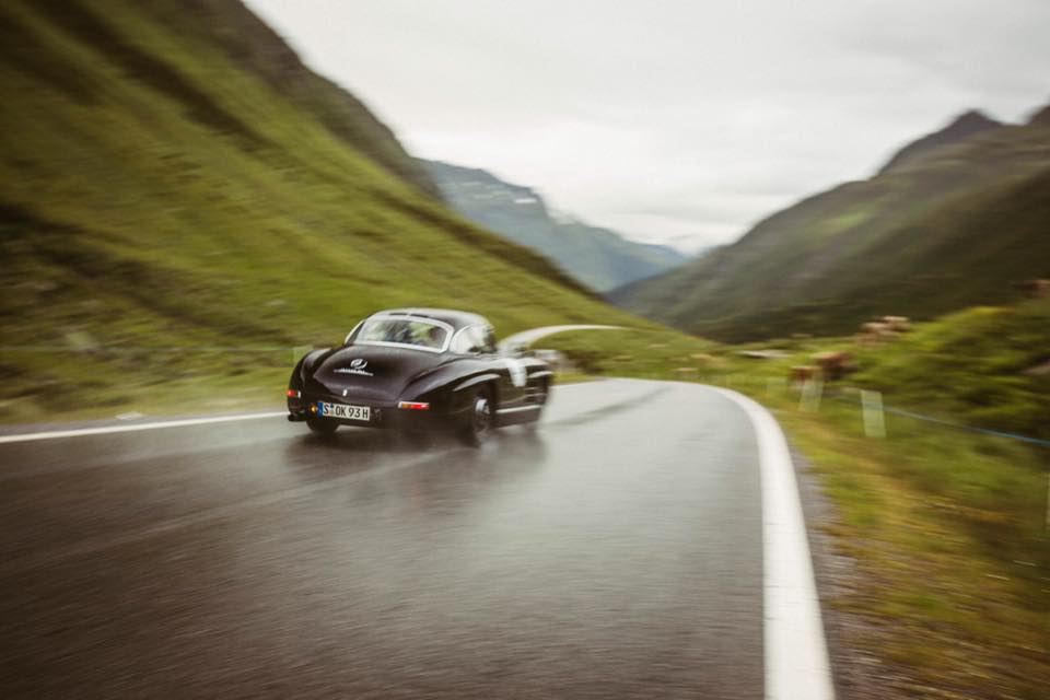 MB_Museum's tweet photo. Happy Birthday yesterday, Magnus Walker! We hope driving the iconic 300 SL Gullwing on your special day created some unforgettable memories. See you next year at the 1000 Miglia!
#sil18 #magnuswalker #MBclassic https://t.co/N1XCH7yFxt