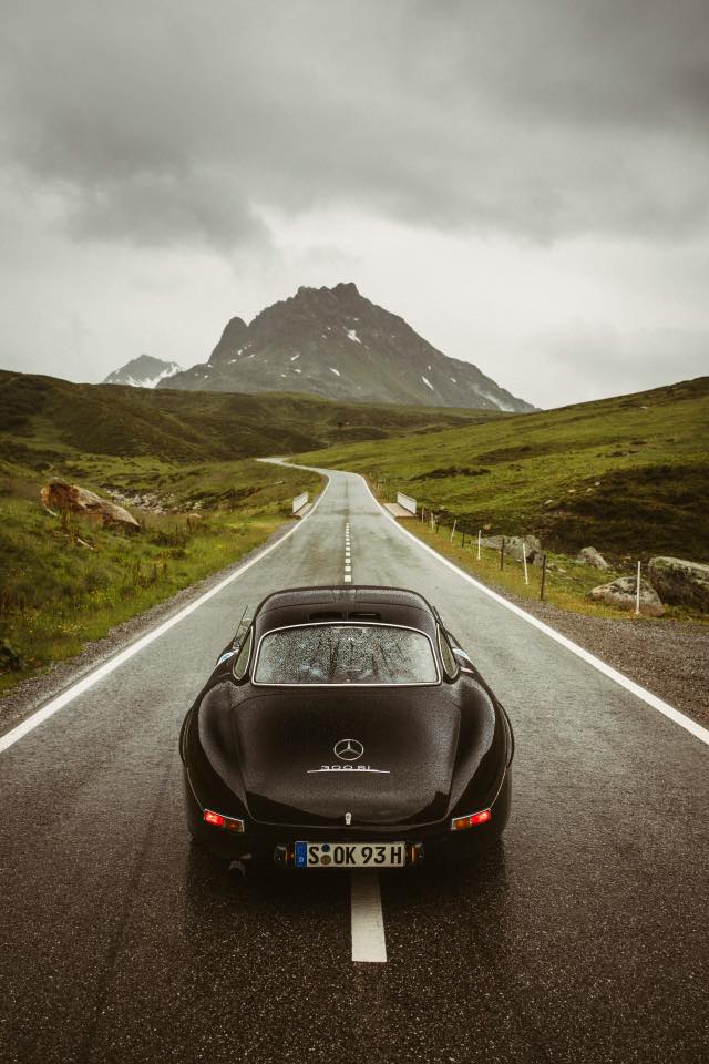 MB_Museum's tweet photo. Happy Birthday yesterday, Magnus Walker! We hope driving the iconic 300 SL Gullwing on your special day created some unforgettable memories. See you next year at the 1000 Miglia!
#sil18 #magnuswalker #MBclassic https://t.co/N1XCH7yFxt