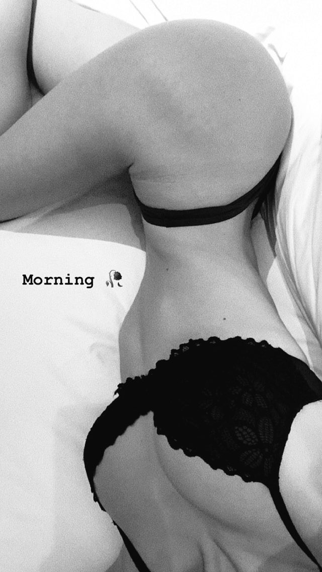 09ALEXISR's tweet photo. Morning 🥀
#SeductiveSunday https://t.co/K6pXxZzDQR