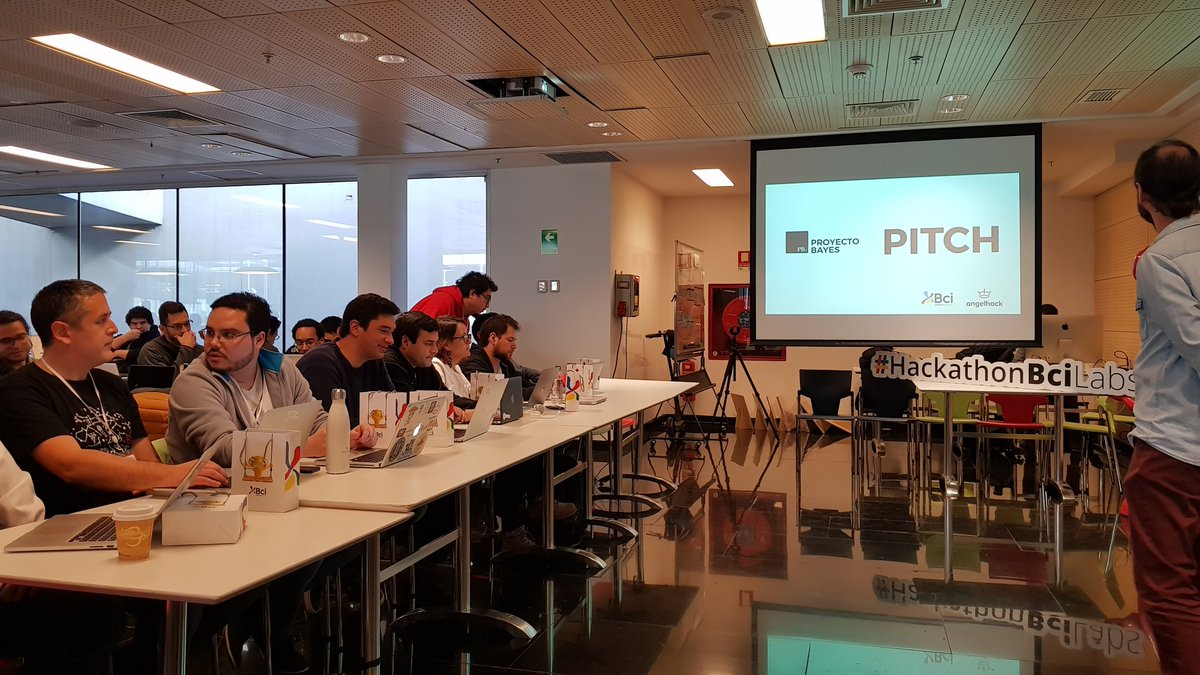 edopooley's tweet photo. Partiendo los pitches de #HACKATHONBCI de @BancoBci  y  #LabsBci !! https://t.co/23tHKeS9Fy