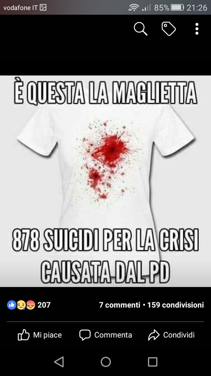 leonardicarmen's tweet photo. Le famose magliette rosse pd.... https://t.co/kkDp8Svvnl