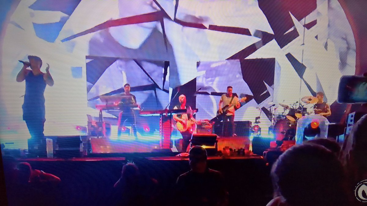 Musicangel1712's tweet image. Wow first time #breakeven has ever been played in #Romania come on @thescript @TheScript_Danny they love you as much as we all do!! #thescriptsummer #thescriptfamily