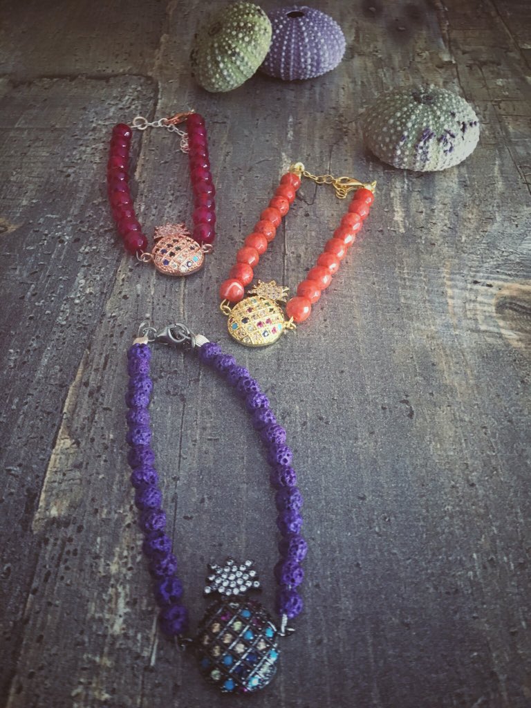 mantelida's tweet photo. Summer bracelet!!!🍍🏝🌴🐠 
#mantelida #jewelry #handmade #pineapple #bracelets #summercollection #summermood #fashionjewellery https://t.co/owC9eU12kf