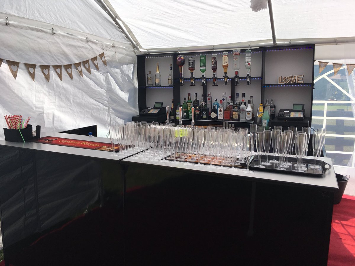 Rbars_'s tweet photo. Was a very hot day yesterday but it was well worth it..great party with great people!!
#gloucester #mobilebar https://t.co/5wG9kURhi5